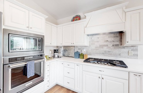 Saddlebrooke House | Beautiful Golf Course Home w/Mtn Views, Gas Grill, Shared Pool/Hot Tub - Dog OK