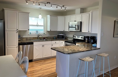 Rockport House | Beautiful home w/screened in porch - close to beach/town