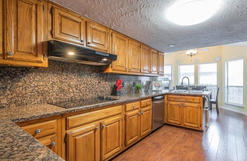Hidden Forest House | Beautiful House with Sunroom, Game room, Yard & BBQ