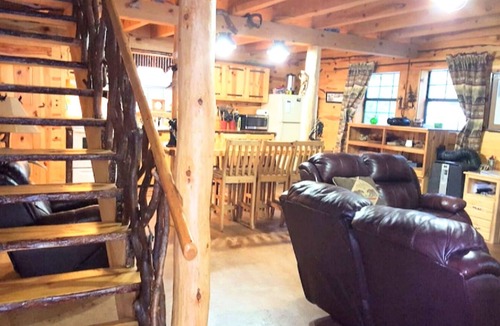 Nogal Cabin | BEAUTIFUL LOG CABIN ON NOGAL CANYON CREEK/LINCOLN CO NATIONAL FOREST