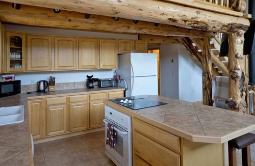 South Fork House | Beautiful Mountain Cabin w/Wraparound Deck/Private Washer/Dryer/Free WiFi