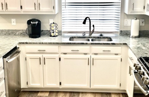 Westside House | Beautiful Newly Renovated 4 Bedroom Westside House