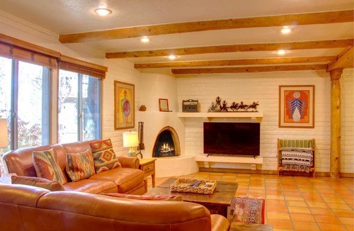 Northeast Santa Fe Apartment | Beautiful Santa Fe residence blocks from the plaza and close to ski basin
