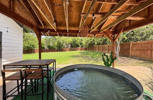 Weatherford House | Bella Sol Villa + Cowboy Pool!