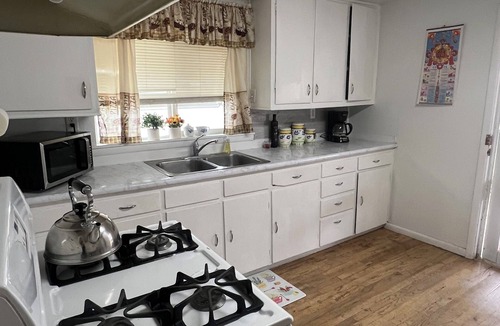 Cortez House | BEST VALUE IN TOWN! Spacious 2 Bedroom 1 Bath in heart of Downtown Cortez, CO