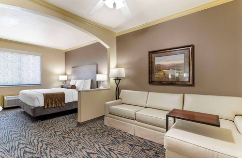 Crown Colony Hotel | Best Western Plus Crown Colony Inn & Suites