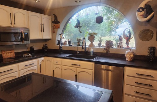Sonoita House | Bewitching Mansion in the heart of wine country with indoor heated pool.