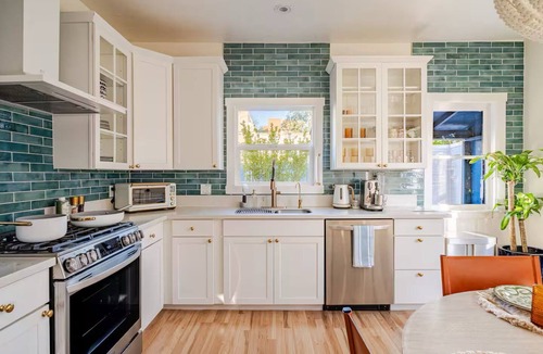 West University House | Blue Oasis Casita - Walk to University of Arizona. Luxe elevated & nontoxic home