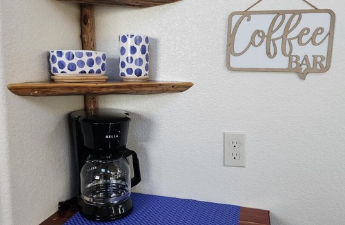 Cayuga Cottage | Bluebird Cottage Right on the Lake!