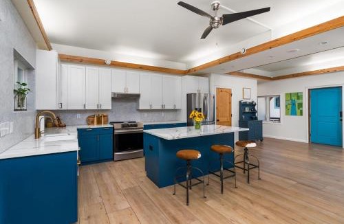 Cherrywood House | Boho Ranch in Hip East Austin with cowboy pool & hot tub
