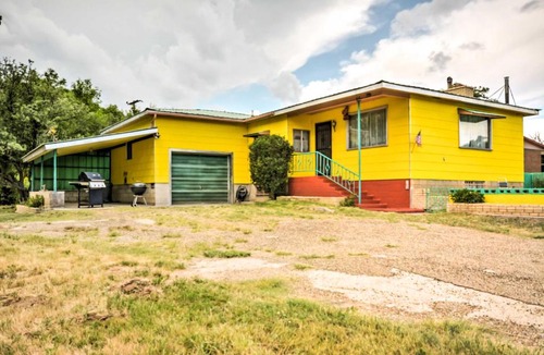 Springer House | Bright Springer House w/Hammock & Orchard Views!