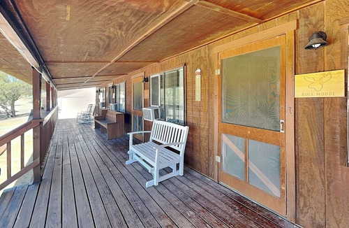 Alto Cabin | Bull Moose Cabinette: Pet Friendly Studio + Mountain Views
