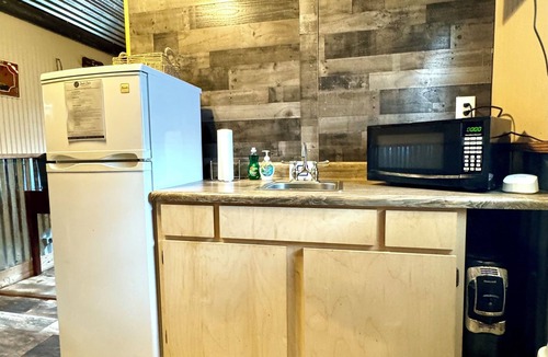 Quinlan Cabin | Cabin 2 - Cozy Lake View Retreat with Free Fishing, Marina Access, Free Fishing