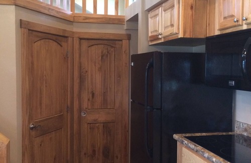 Harper House | Cabin Farm Stay close to Fredericksburg, TX DOGS WELCOME