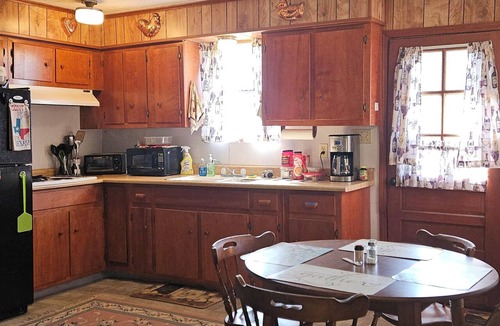 Somerville Cabin | Cabin for A&M Games, Fishing or Family Get-a-Ways!
