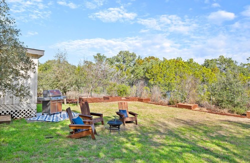 Lakeway Cabin | Cabin in Hill Country 1 bed, 1 bath w/hot tub, gym, sauna, & cold plunge