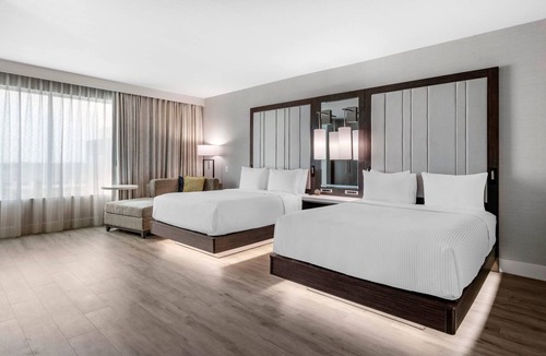 Woods Of Century Park Hotel | Cambria Hotel Austin Uptown Near The Domain