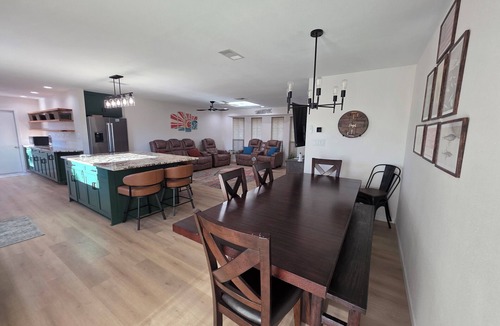 Flour Bluff House | Canal Home with Private Pool! Bring the family & your boat! Beautiful Sunsets