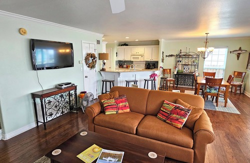 Key Allegro House | Canal Views with Boat Slip on Key Allegro! Spacious and Cozy!