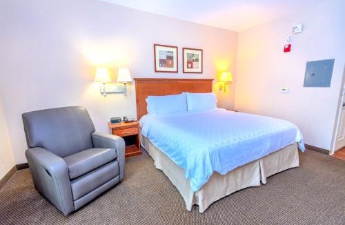 North Shore Hotel | Candlewood Suites Houston I-10 East by IHG