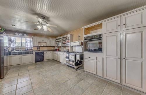 Glencoe House | Capitan Vacation Rental w/Grill, Near Ruidoso! Includes hottub!