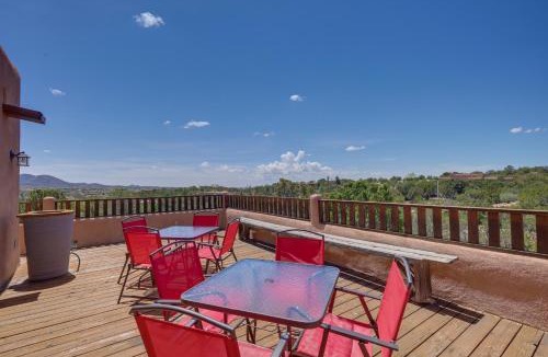Vista Encantada House | ‘Casa al Reves’ Pueblo-Style House with Views!