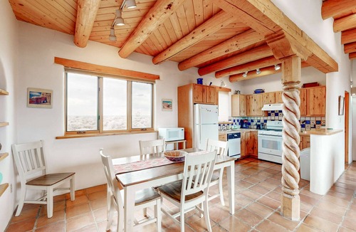El Prado House | Casa Allis Taos - Mountain Views & Close to Plaza