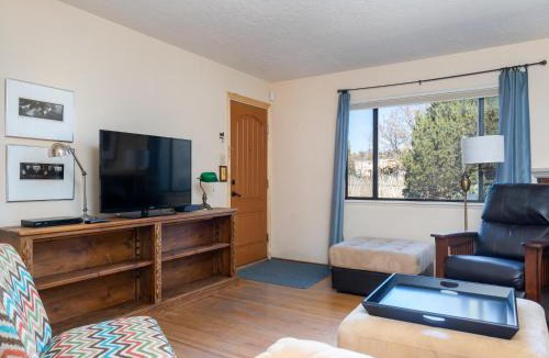 Santa Fe House | Casa Amarilla