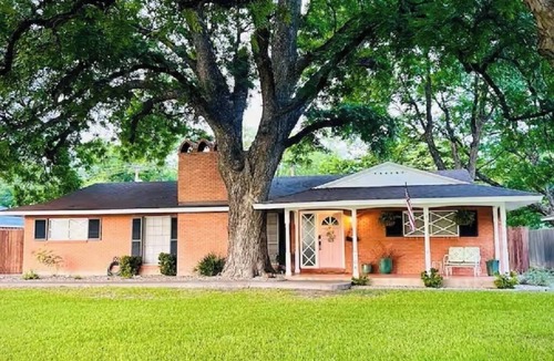 Amistad National Recreational Area House | Casa Consuelo, A charming house in peaceful South Del Rio