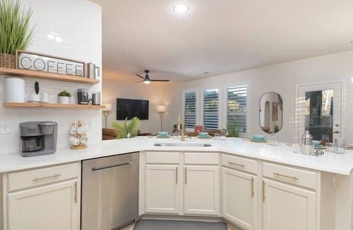West San Antonio House | Casa Cultura San Antonio Vacation Rental near Sea World~Heated Pool~Lackland