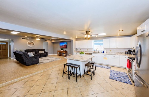 Tucson House | Casa De Azul ~ Fabulous Private Pool Paradise ~ Spacious And Comfy!