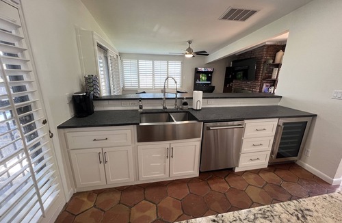 El Paso House | Casa De Ferrari - Charming Westside 3 bedroom 2 bathroom 1,900sf Sleeps 10