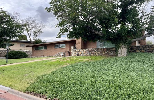 Mission Hills South House | Casa de La Cruz - 3BR 3BA -w/Plasma Air Technology 2,200sf Sleeps 10