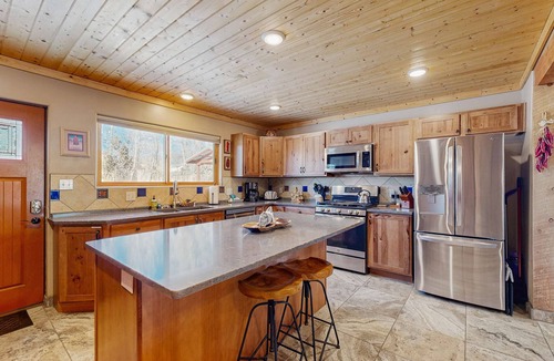 Arroyo Seco House | Casa de Rufina - Mountain Views, Firepit & Pets