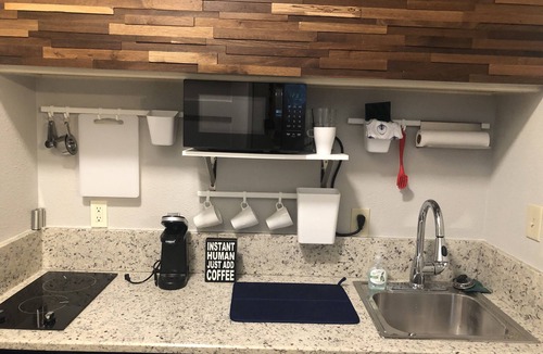 Vance Jackson Apartment | Casa Indigo - Cozy & Chic in GREAT LOCATION!