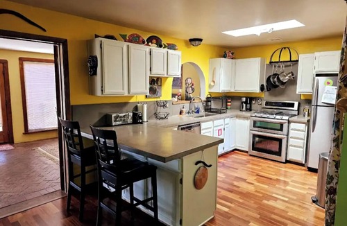 Santa Fe House | Casa Karina Sunroom Firepit Fenced Yard 10 min Plaza River Trail 1 block
