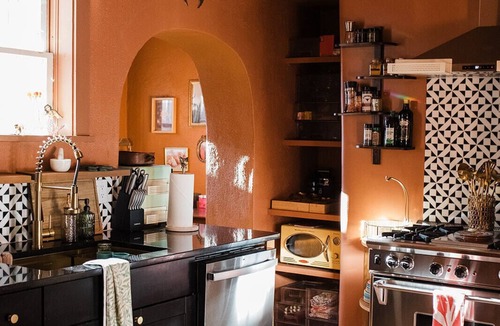 Downtown Santa Fe House | Casa Lita – Colorful Historic Home in the Railyard