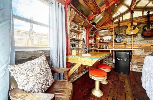 Dripping Springs Cabin | Casa Paradiso @ 13 Acres - Stay/Shop/Yoga/Meditate