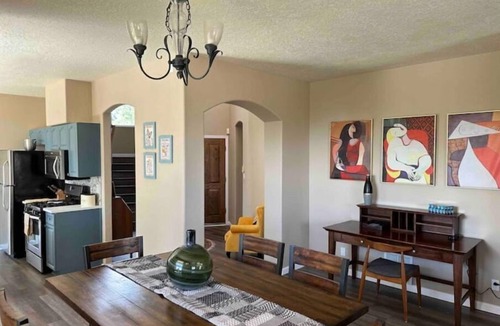 Northeast Heights House | Casa Picasso: Artsy Retreat.