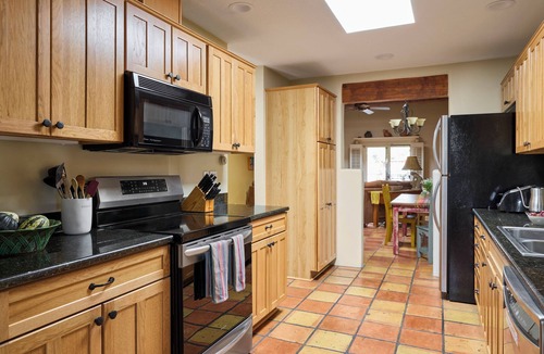 Santa Fe House | Casa Puerta Azul - Classic Santa Fe Retreat: Courtyards, Kiva Fireplace & Office