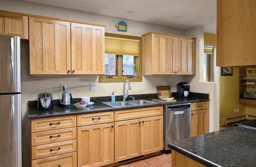 Santa Fe House | Casa Puerta Azul - Classic Santa Fe Retreat: Courtyards, Kiva Fireplace & Office