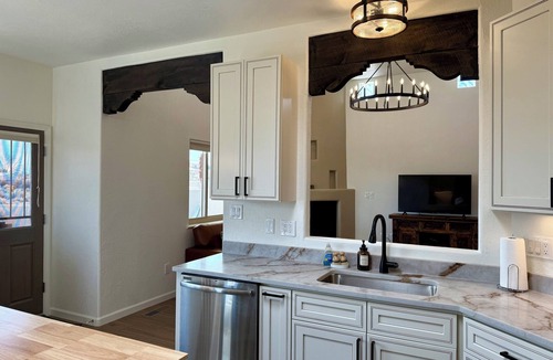 Rio Rancho House | Casa Sandia - Mountain View Retreat