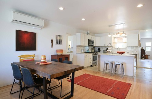 Southside House | Casa Vitalia - Private Patio Escape Near Downtown