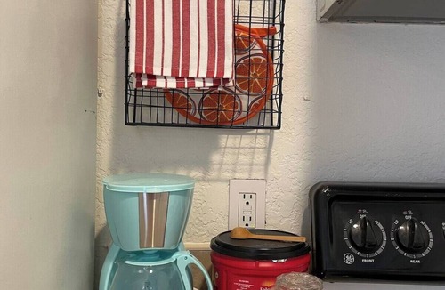 Northwest Los Angeles Heights House | Casita Arte in amazing San Antonio with AC, WiFi
