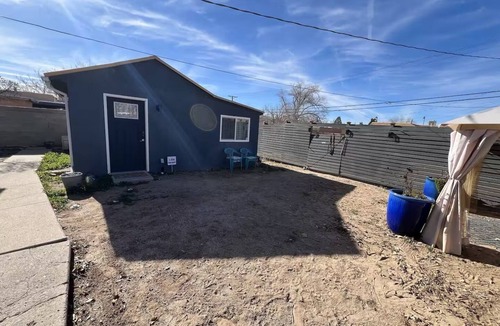 University Heights Apartment | Casita Azul – Cozy Studio Near UNM & Nob Hill