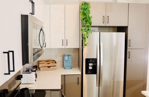 Milwood House | Casita Cactus | near Domain & Q2 | WiFi + Gym