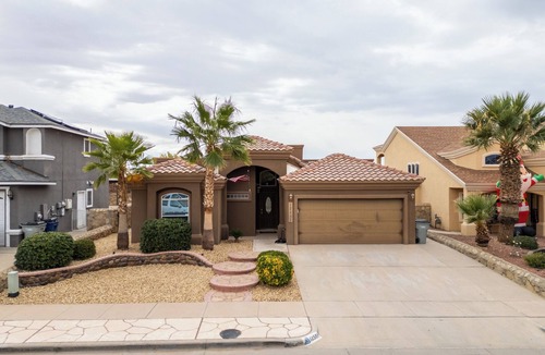 Biggs Field House | Casita Kingdom Keys with Pool