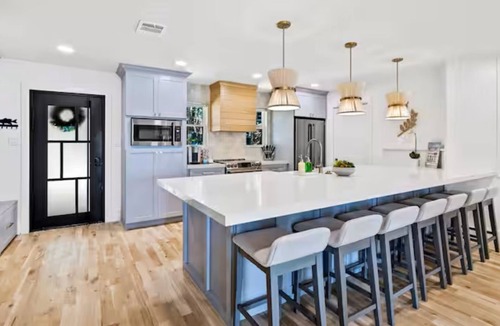 Tool House | Casita on the Cove with Bunkhouse, Cinema Room and Hot Tub