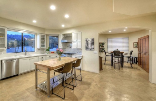 Tucson House | Catalina Breeze – Luxury Living with Heated Pool/Spa and Stunning Mountain Views