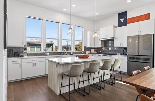 Hancock House | Central Austin Rooftop Home w/Balcony Near UT & Downtown | Concordia Retreat